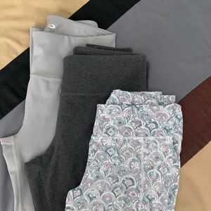 Stylish Women's Leggings Trio in Gray and Patterned Designs